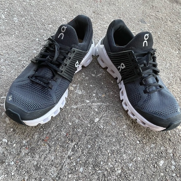 On Cloudswift WoMen's US 9.5 Running Shoes Black Mesh Lace-Up Athletic Sneakers - Picture 4 of 10